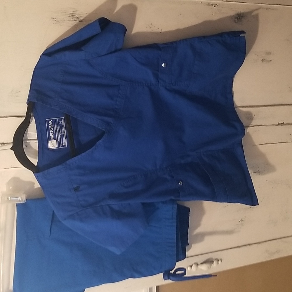 MedGear Scrub Set